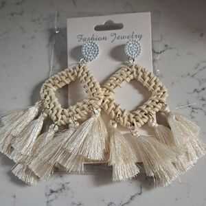 Fashion Jewelry Cream Tassel Earrings